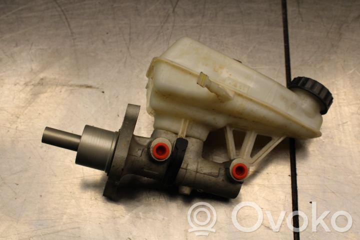 Master brake cylinder