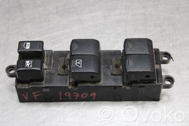 Subaru Outback Electric window control switch 