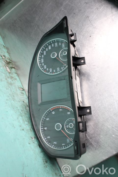 Volkswagen Scirocco Speedometer (instrument cluster) 