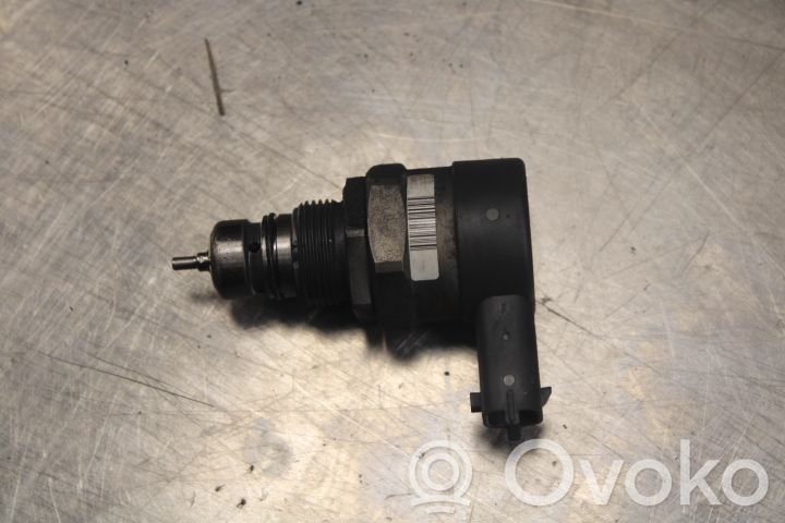Toyota Yaris Regulator ciśnienia paliwa 