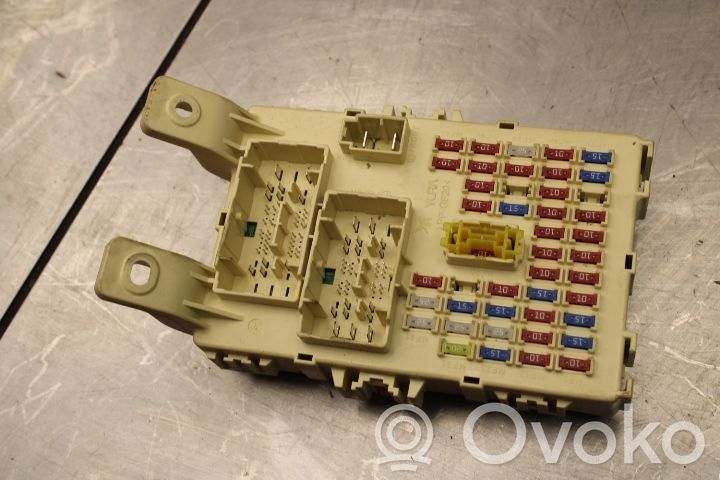 Módulo de fusible   919501Y554