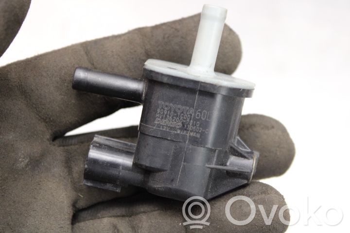 Válvula de vacío   HV1362007010,90910TC001