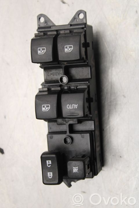Mitsubishi Outlander Electric window control switch 