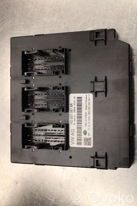 Skoda Yeti (5L) Module de fusibles 