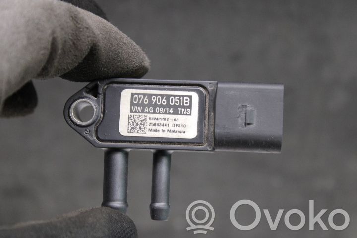 Czujnik temperatury spalin   076906051B