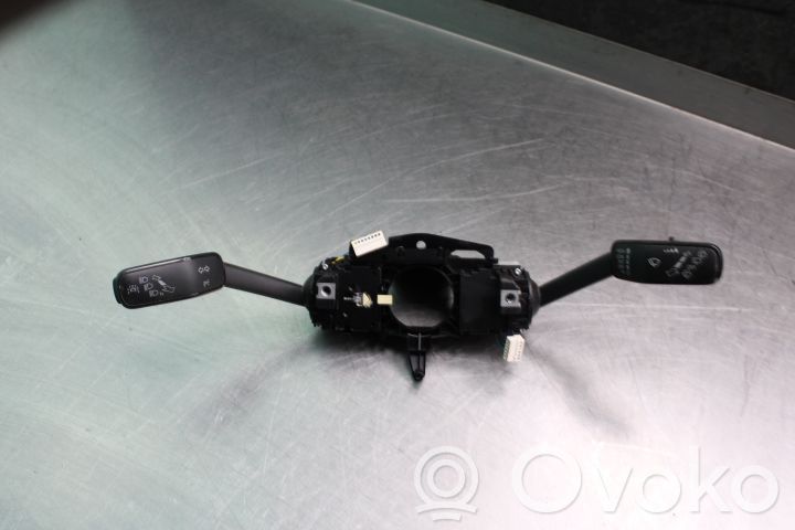 Volkswagen Golf VII Leva/interruttore dell’indicatore di direzione e tergicristallo