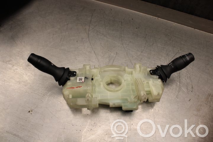 Renault Megane III Interruptor/palanca de limpiador de luz de giro 
