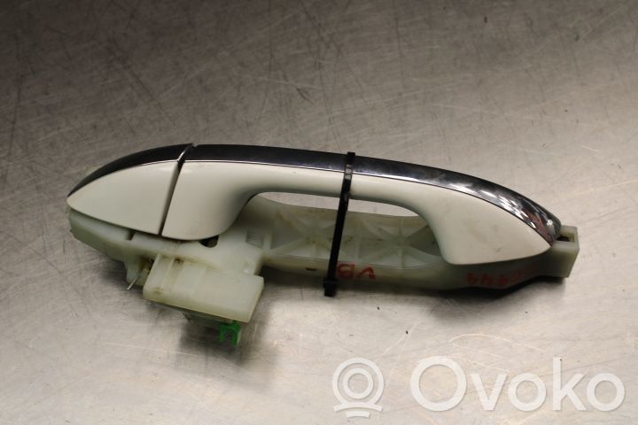 Manecilla externa puerta delantera
