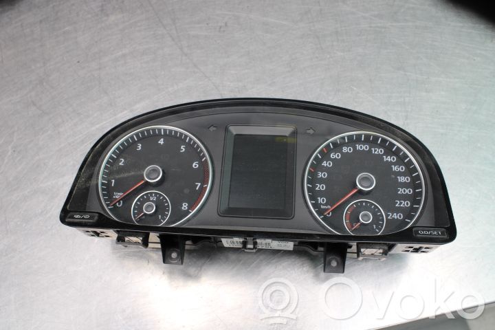 Volkswagen Touran II Licznik / Prędkościomierz 