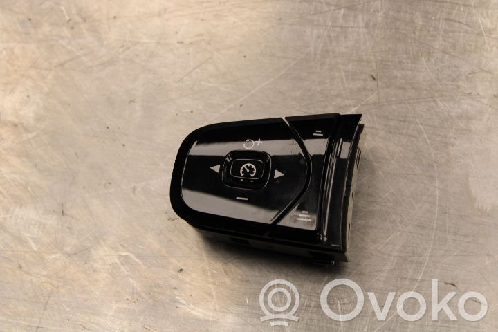 Volvo S90, V90 Butoane/comutatoare pe volan 