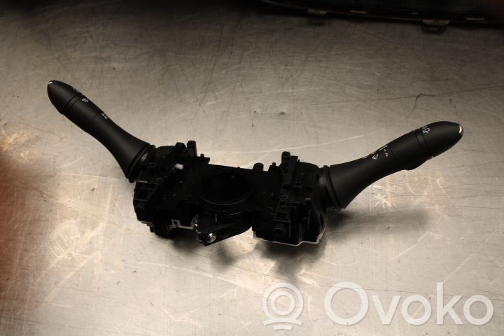 Renault Megane IV Interruptor/palanca de limpiador de luz de giro 