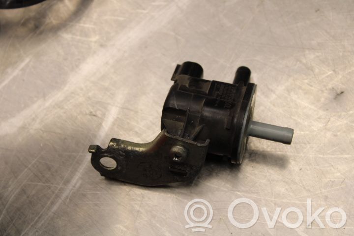 Válvula de vacío   9091012276