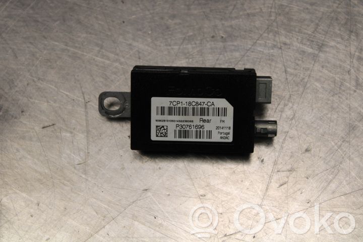 Pystyantennivahvistin   7CP118C847CA,P30761696
