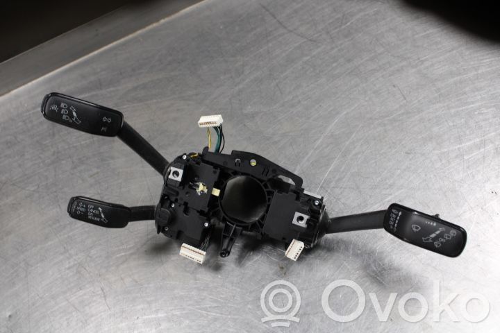 Seat Leon (5F) Interruptor/palanca de limpiador de luz de giro 