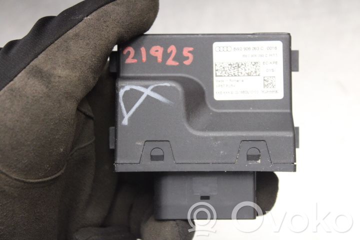 Sonstige Steuergeräte / Module   8W0906093C