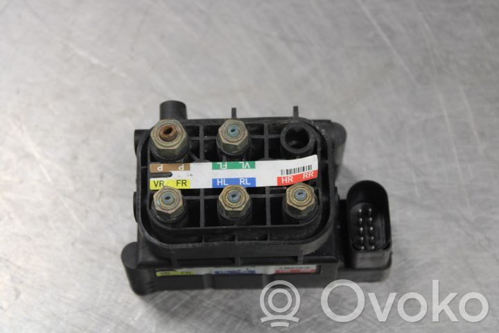 Kompresor zawieszenia pneumatycznego osi przedniej   A0993200200,A0993208208