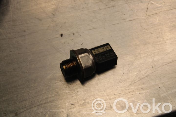 Skoda Superb B8 (3V) Régulateur de pression de carburant 