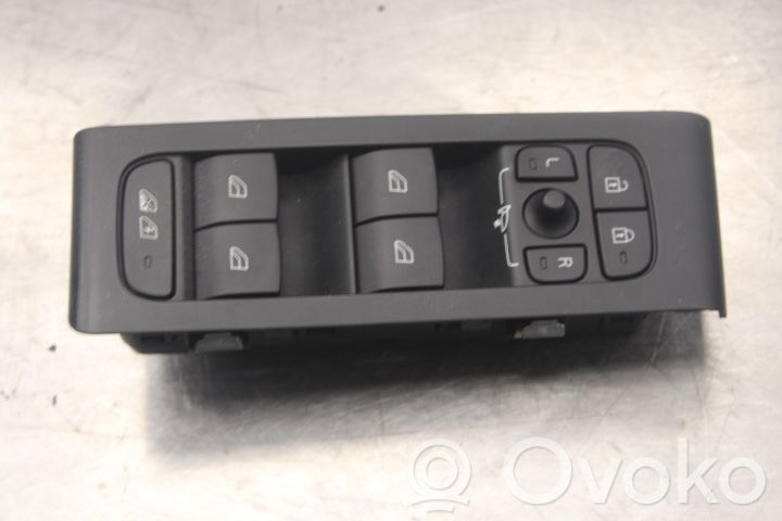 Volvo XC40 Electric window control switch 