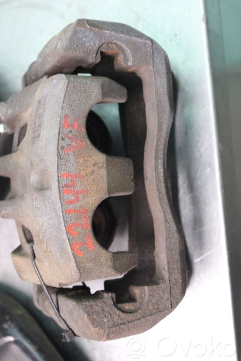 Toyota RAV 4 (XA40) Etujarrusatula 