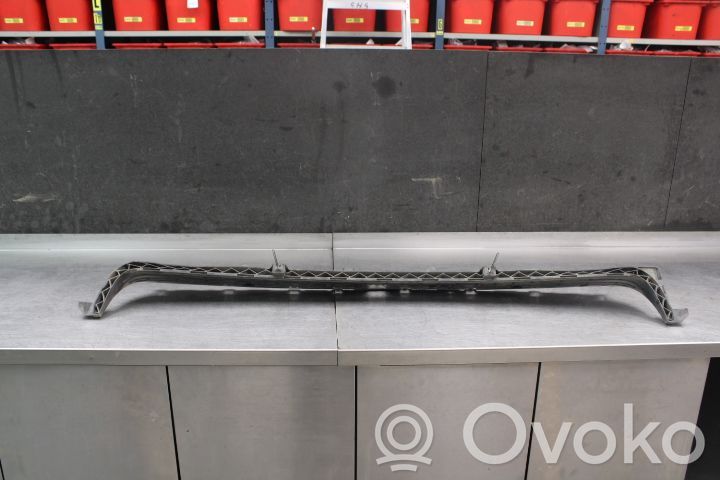 Mercedes-Benz E W212 Staffa di rinforzo montaggio del paraurti anteriore