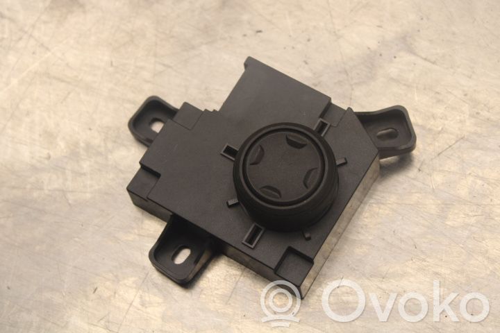 Volvo XC40 Seat control switch 