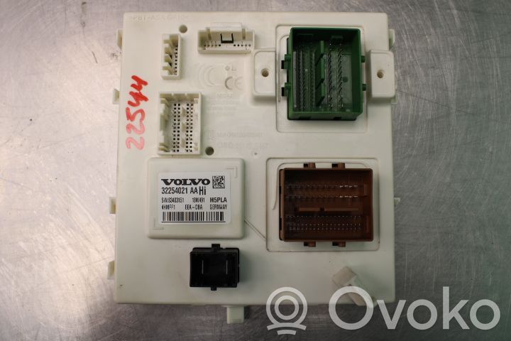 Volvo S90, V90 Módulo de fusible 