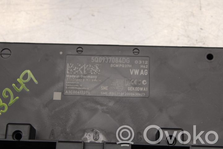 Sulakemoduuli   5Q0937084DG