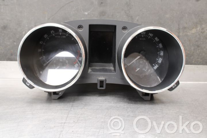 Skoda Yeti (5L) Nopeusmittari (mittaristo)