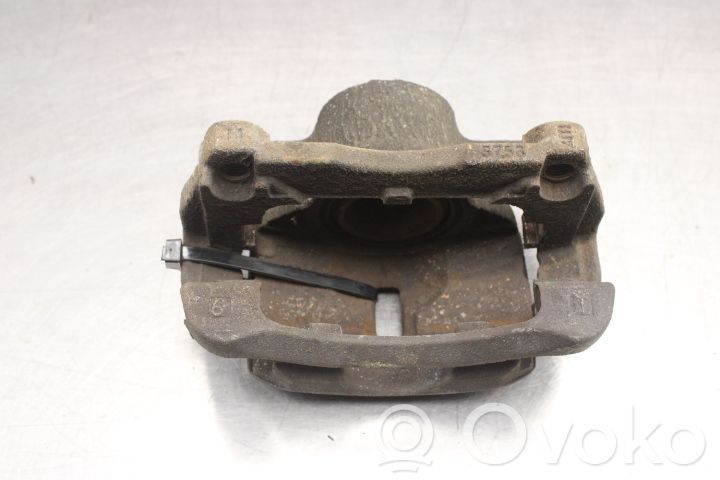 Nissan Qashqai Zacisk hamulcowy przedni 