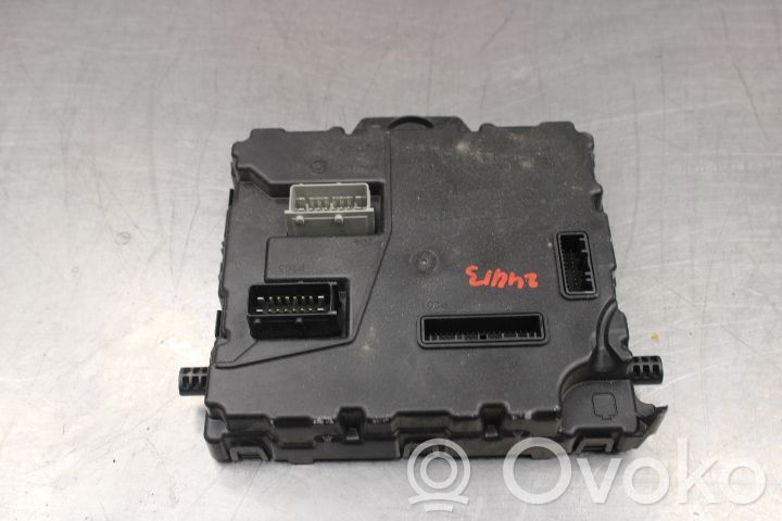 Renault Master III Fuse module 
