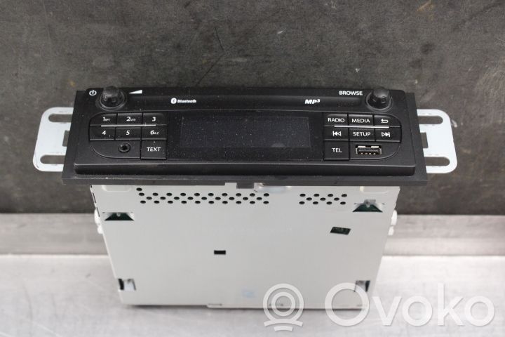 Opel Vivaro Panel / Radioodtwarzacz CD/DVD/GPS 