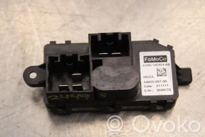 Motor aerotermă/rezistor ventilator   AV6N19E624AB