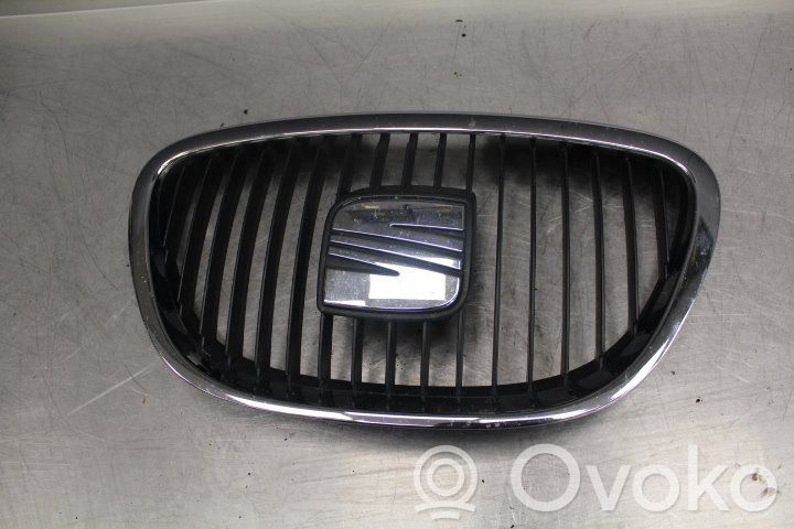 Seat Leon (1P) Grilă inferioară bară față 
