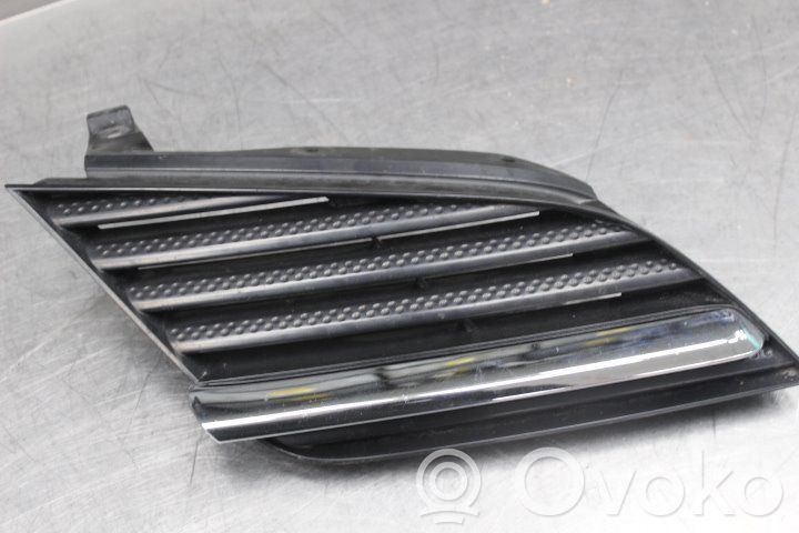 Nissan Primera Unteres Gitter dreiteilig vorne 