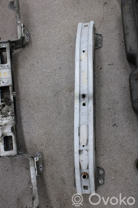 Opel Combo C Priekšpusē bampera sija / balka 