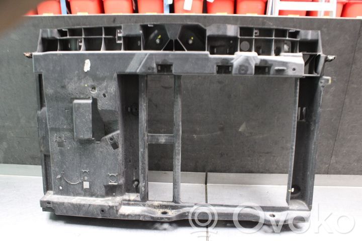 Peugeot 207 Viršutinė dalis radiatorių panelės (televizoriaus) 