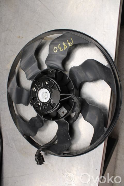 Hyundai i30 Ventilator electric răcire radiator 