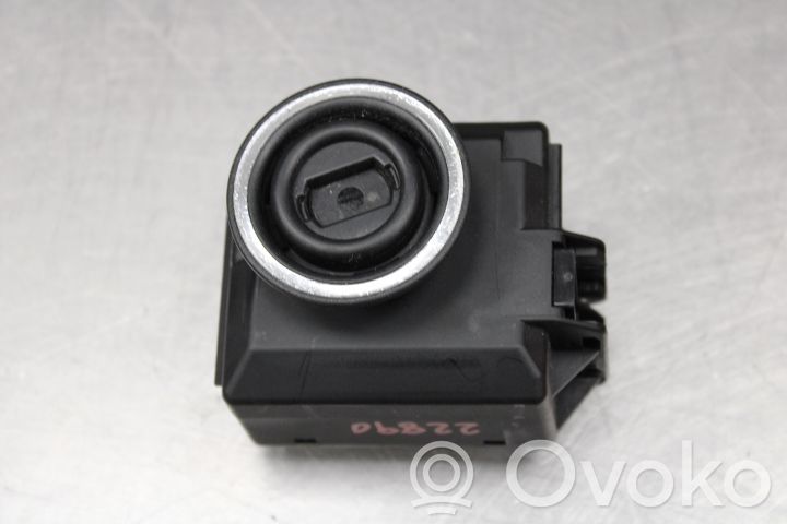 Ohjauspyörän lukitus   A2189053501