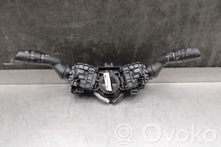 Toyota RAV 4 (XA50) Leva/interruttore dell’indicatore di direzione e tergicristallo 