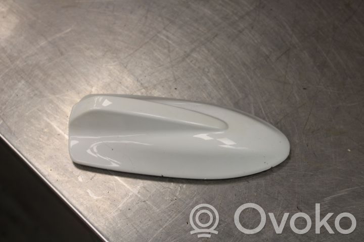 Volvo V60 Radion antenni 