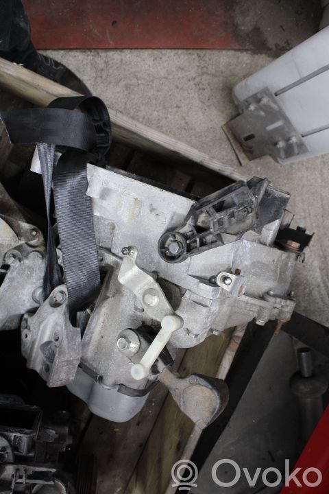 Peugeot 208 I Manual 5 speed gearbox 