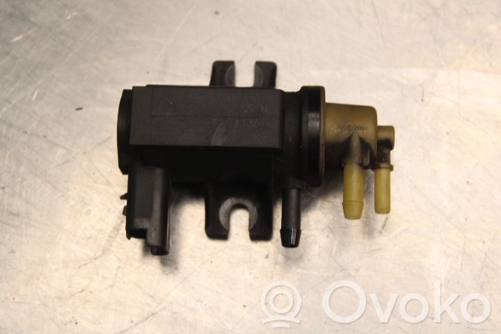 Volvo V40 Válvula de vacío 