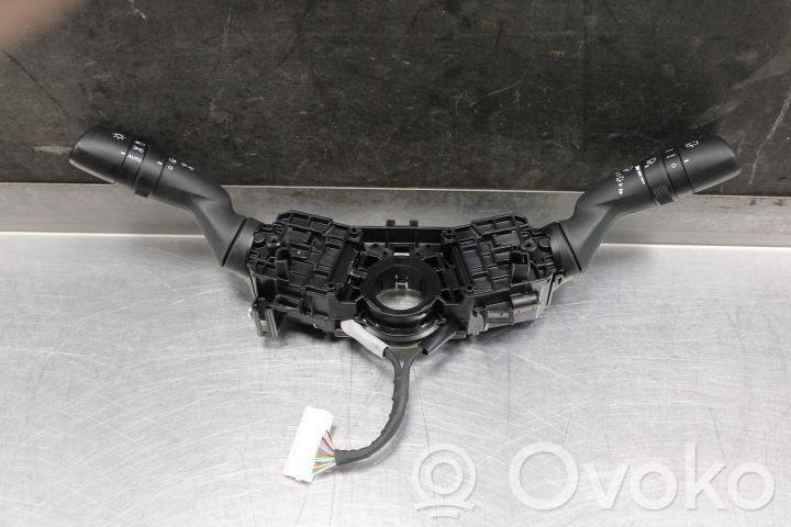 Toyota Corolla E210 E21 Rokturu komplekts 