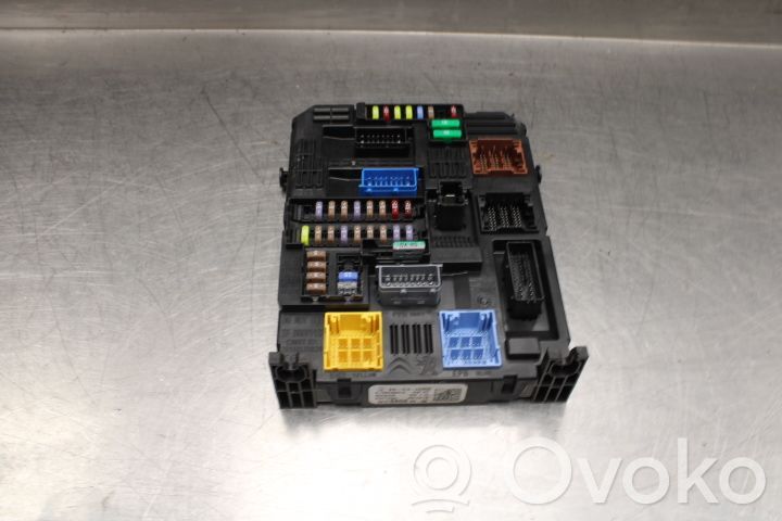 Module de fusibles   983288068000