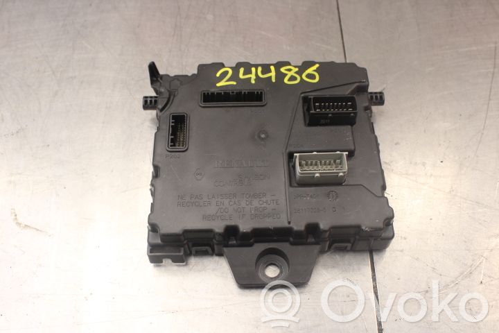 Renault Master III Module de fusibles 