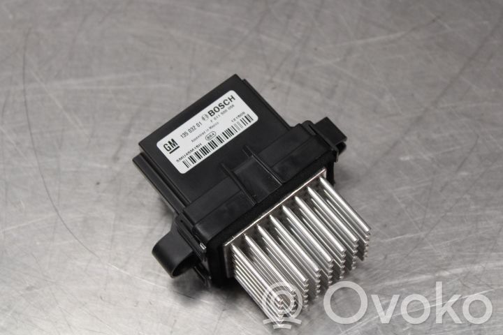 Opel Astra J Rezystor / Opornik dmuchawy nawiewu 
