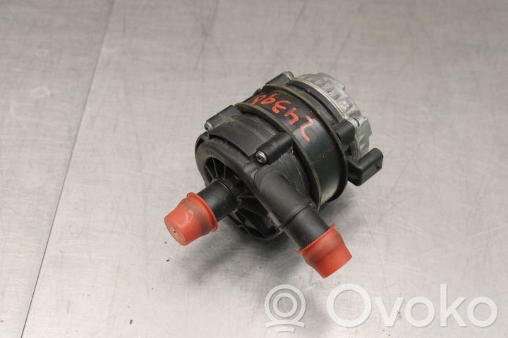 Volkswagen PASSAT B8 Pompe à eau de liquide de refroidissement 