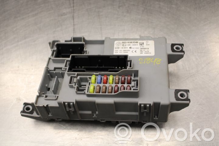 Opel Combo D Module de fusibles 