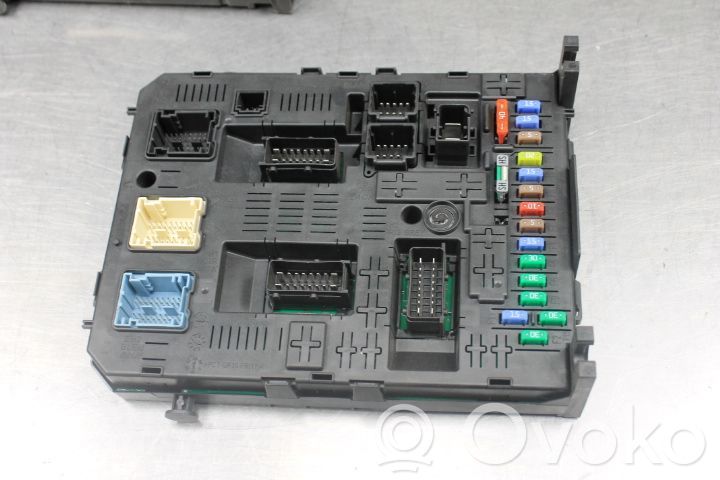 Módulo de fusible   967847728001