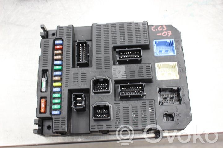 Toyota Hiace (H50, H60, H70) Modulo fusibile 